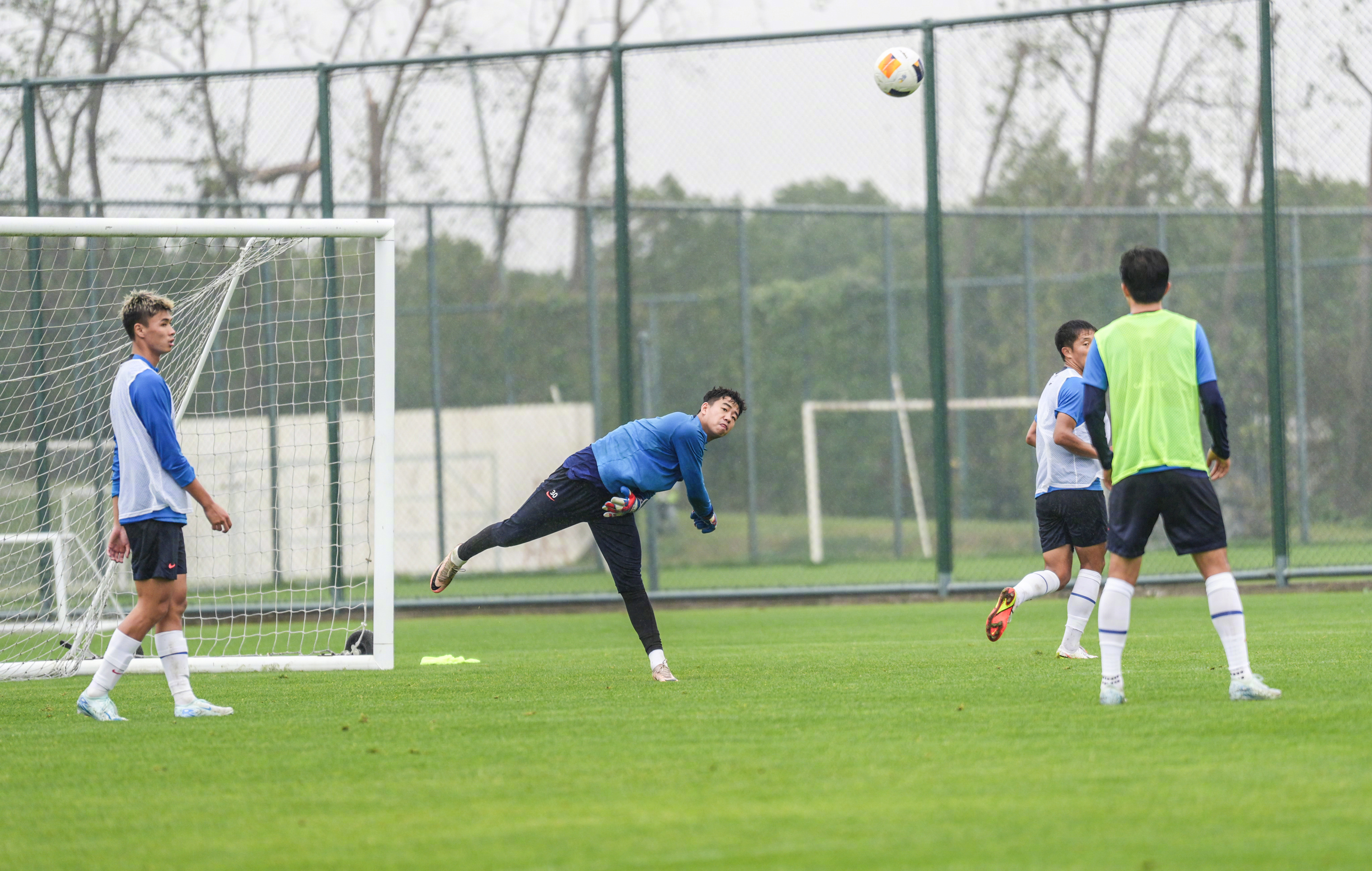 爱游戏登录入口-包含欧预赛球队集结备战，士气高昂激情迸发的词条