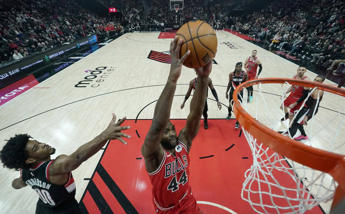 爱游戏中国官网-力挽狂澜！球队在比赛中力挽狂澜取得胜利