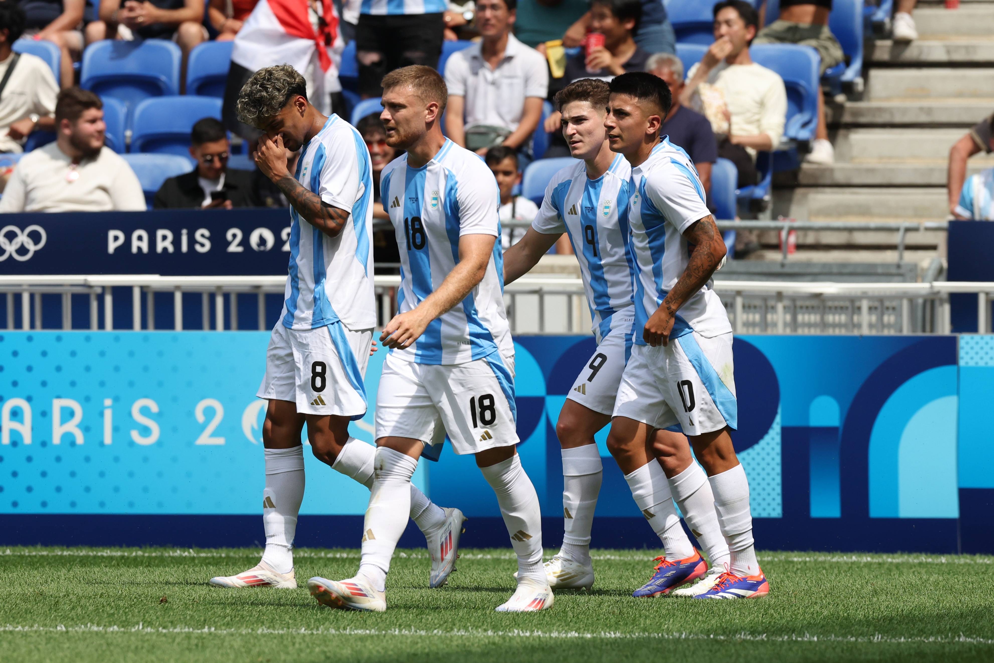 阿根廷乒乓球选手击败对手，晋级八强