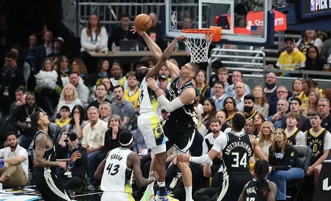 爱游戏官网-包含勇士惨遭雄鹿绝杀，九连胜告终的词条