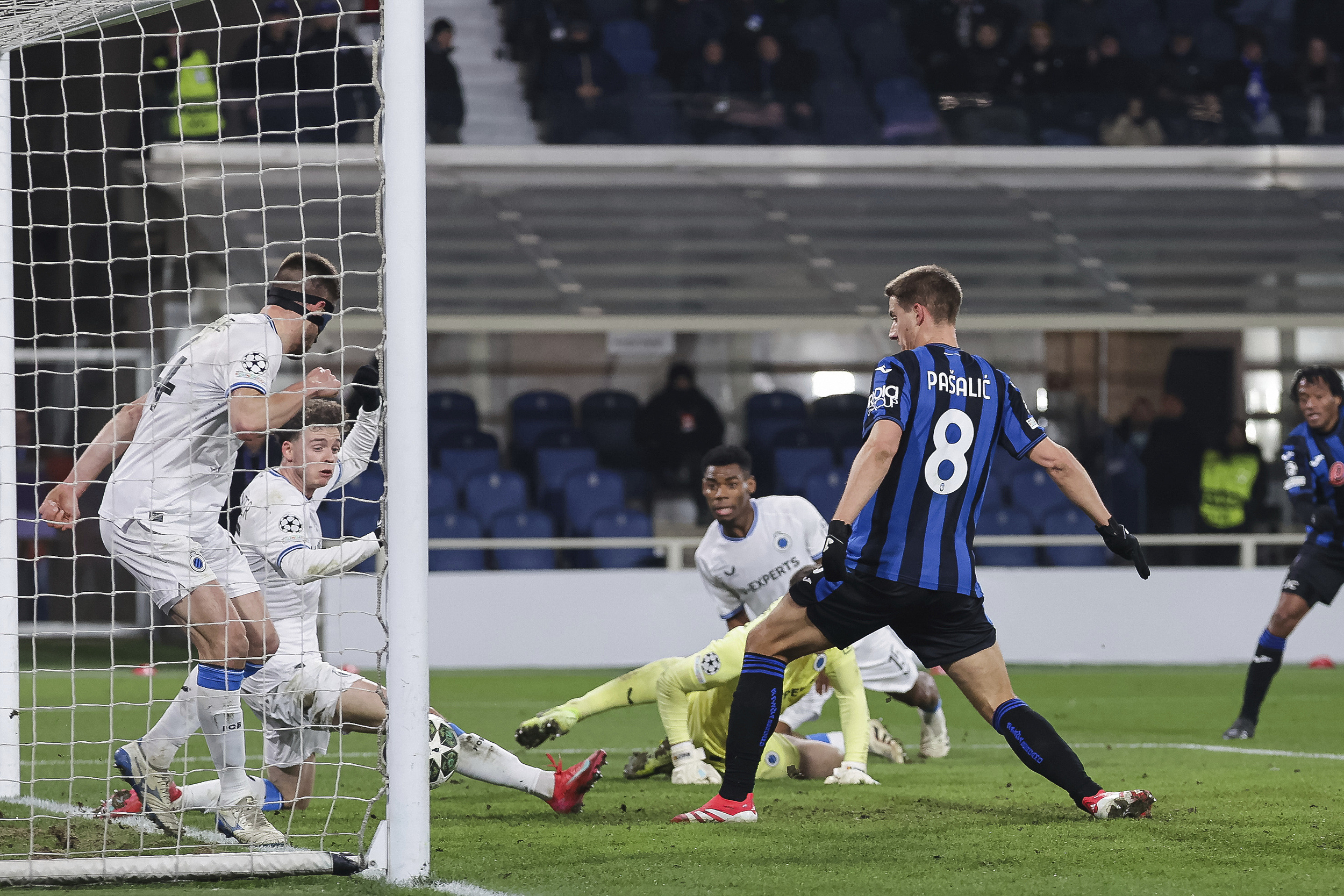 亚特兰大主场落败，欧冠梦想一泡污的简单介绍