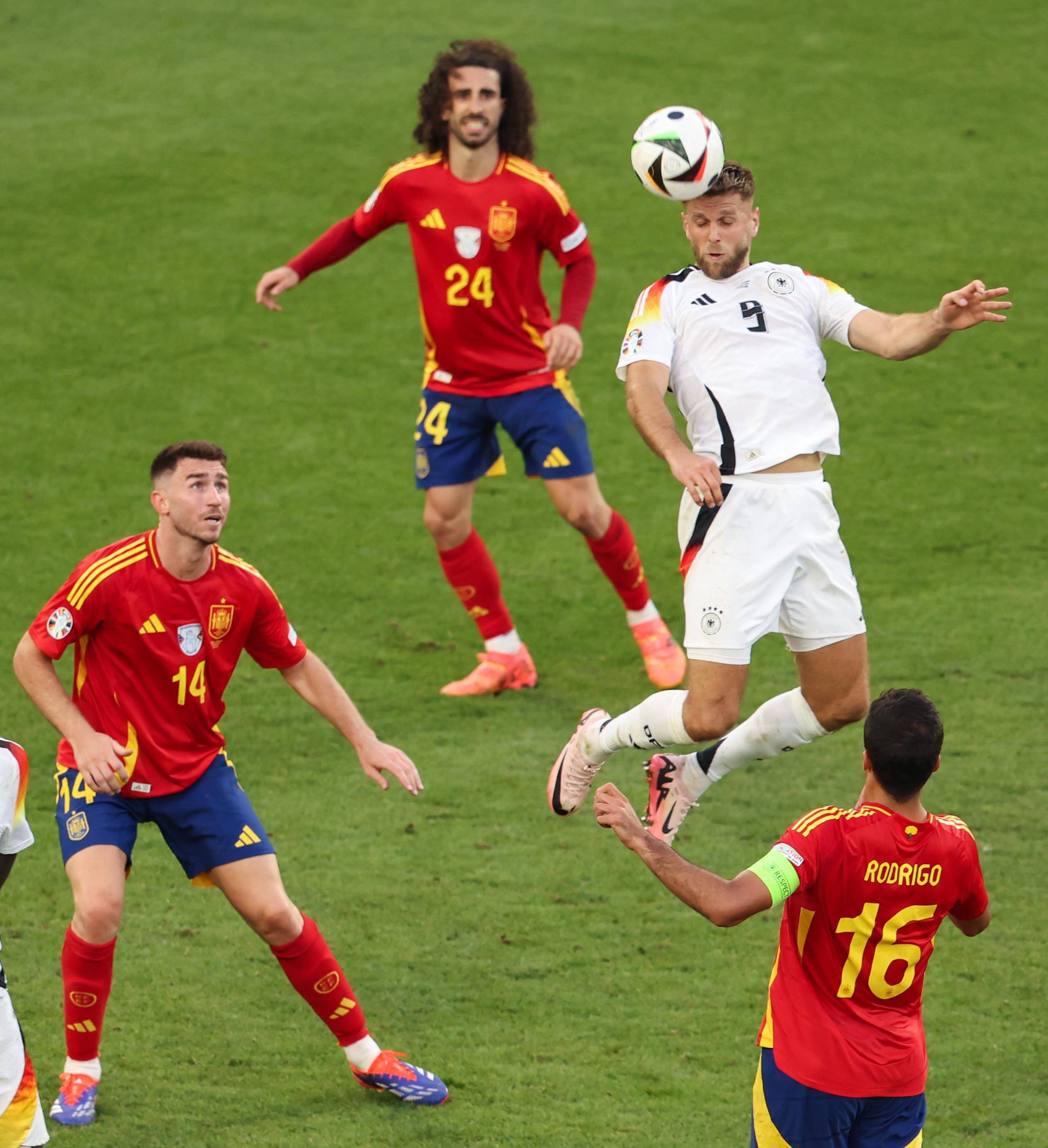 西班牙战胜瑞士,晋级欧锦赛 西班牙战胜瑞士,晋级欧锦赛