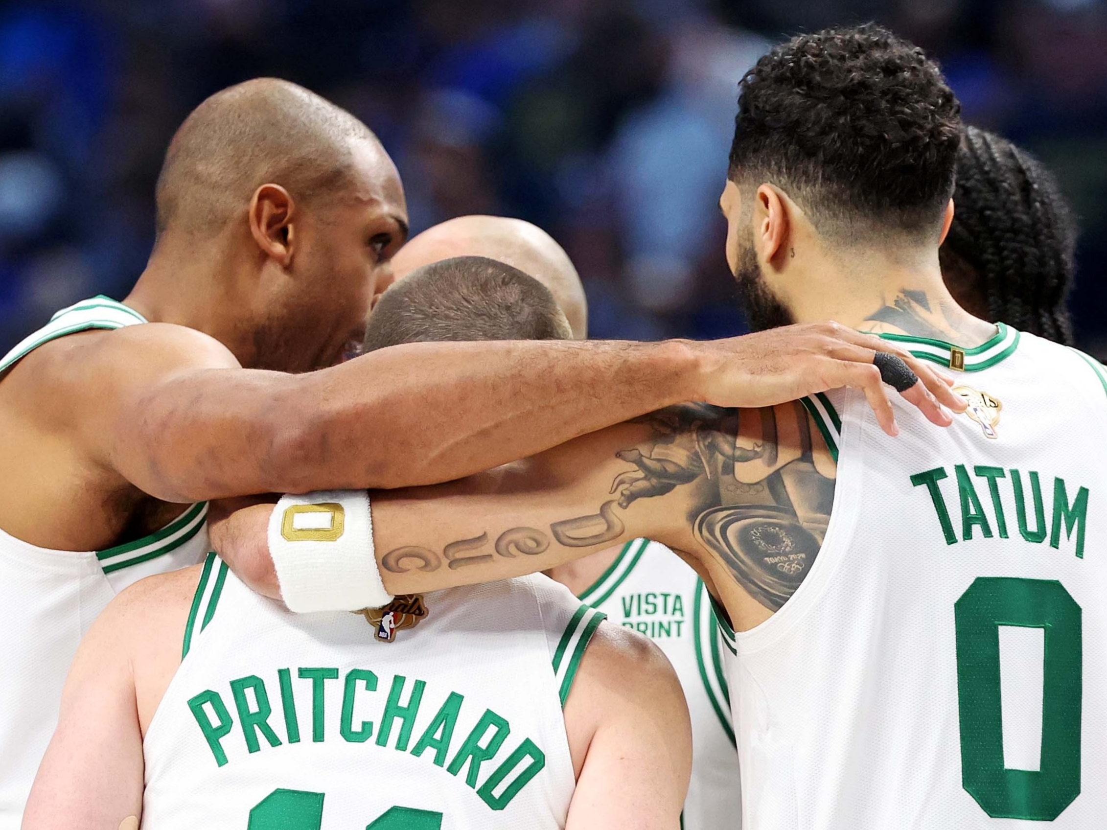 爱游戏app-雄鹿队一路高歌猛进，晋级东部决赛