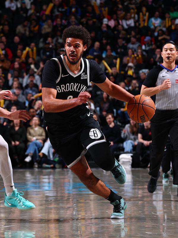 爱游戏登录-篮网队客场逆袭，险胜魔术队