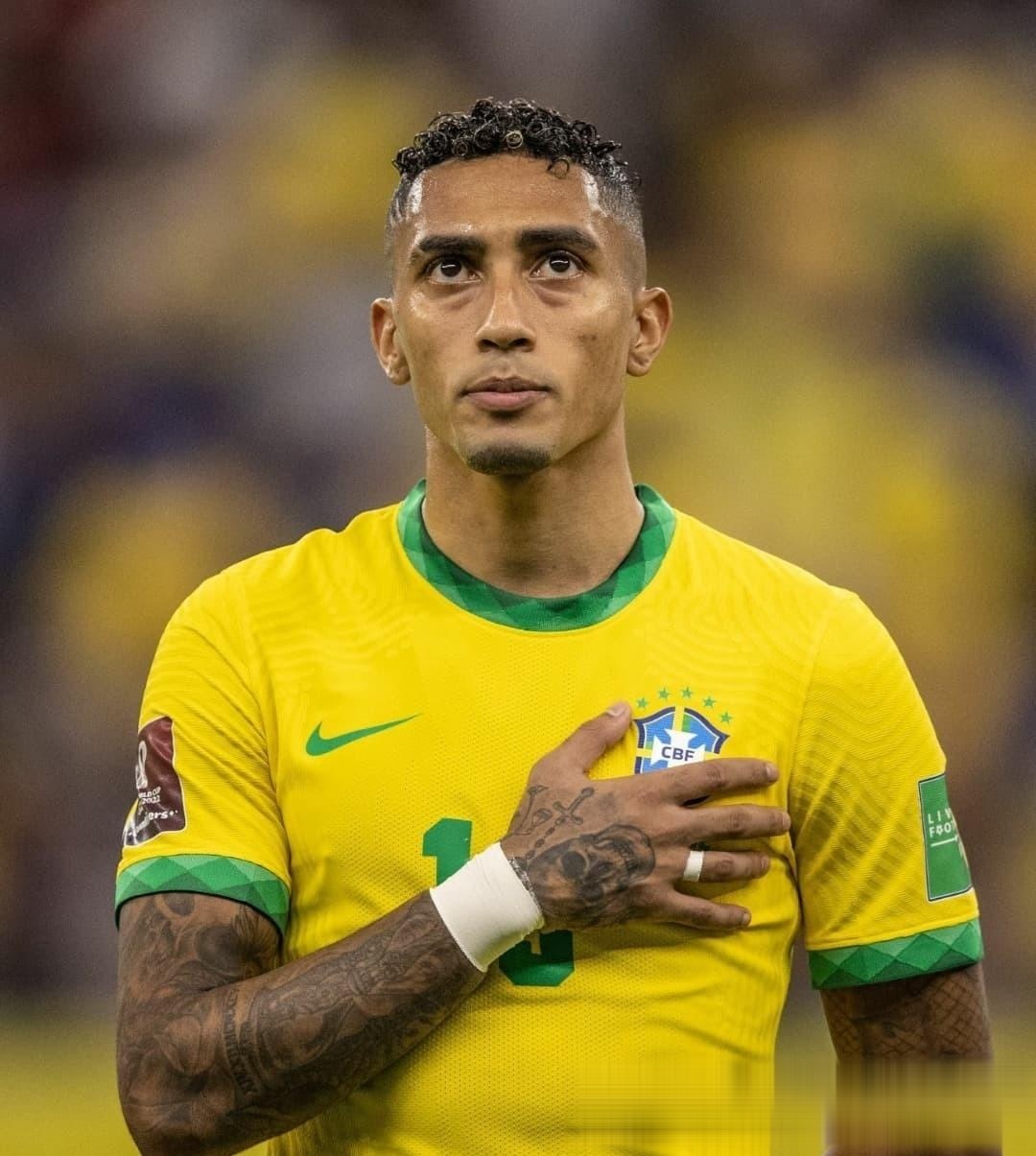 包含哥伦比亚淘汰乌拉圭，欧洲杯小组赛惊险展开的词条