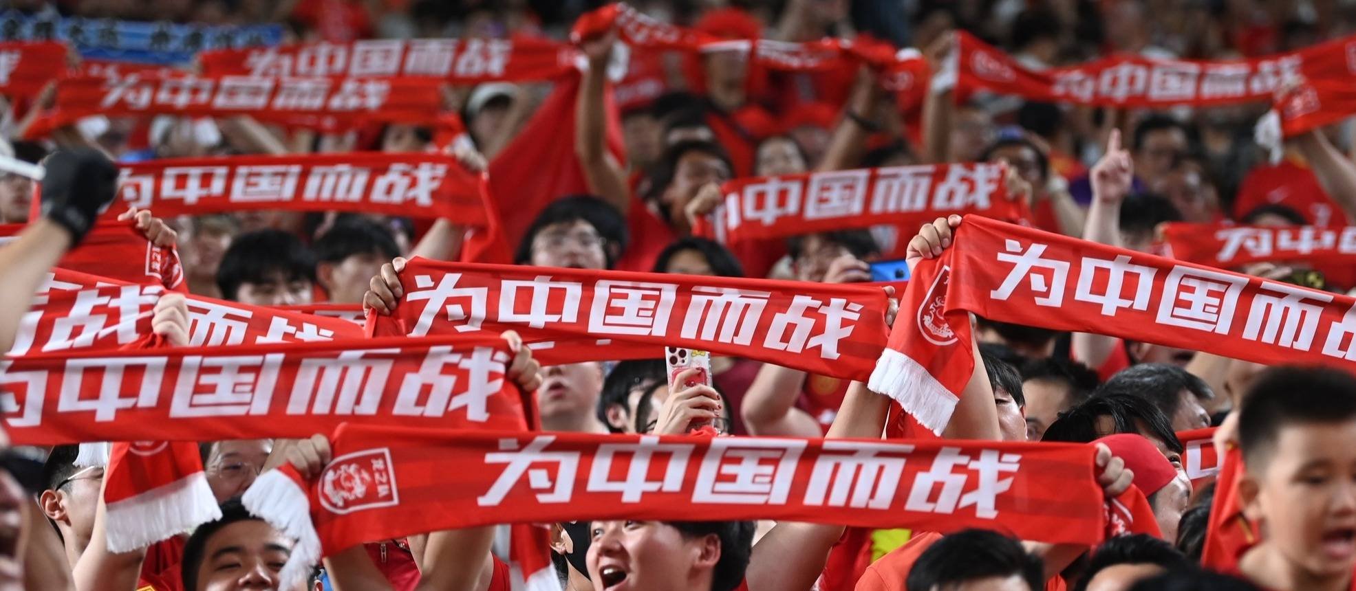 精彩对抗!球员们全力冲刺,场上火药味十足的简单介绍 精彩对抗!球员们全力冲刺,场上火药味十足的简单介绍