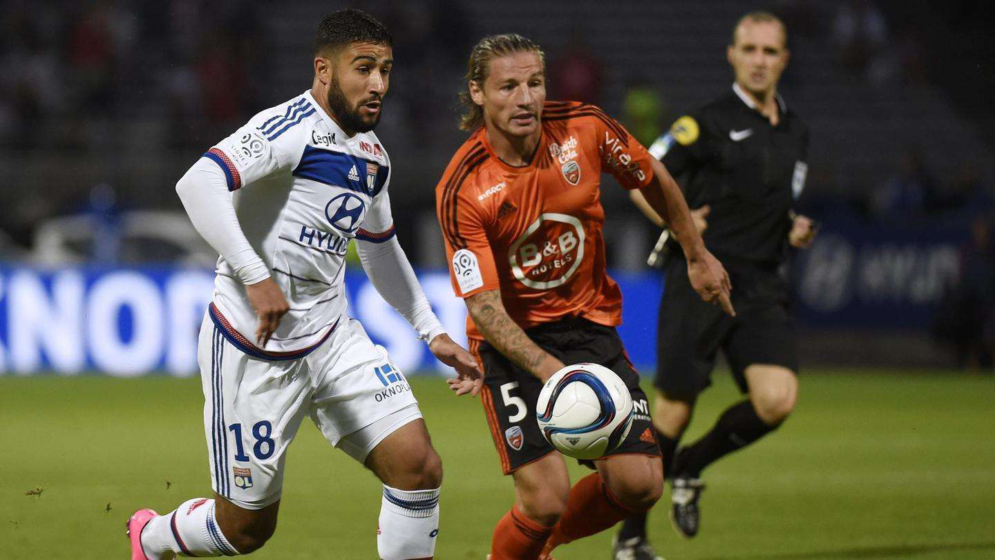 洛里昂队球员在比赛中展现实力 洛里昂队球员在比赛中展现实力