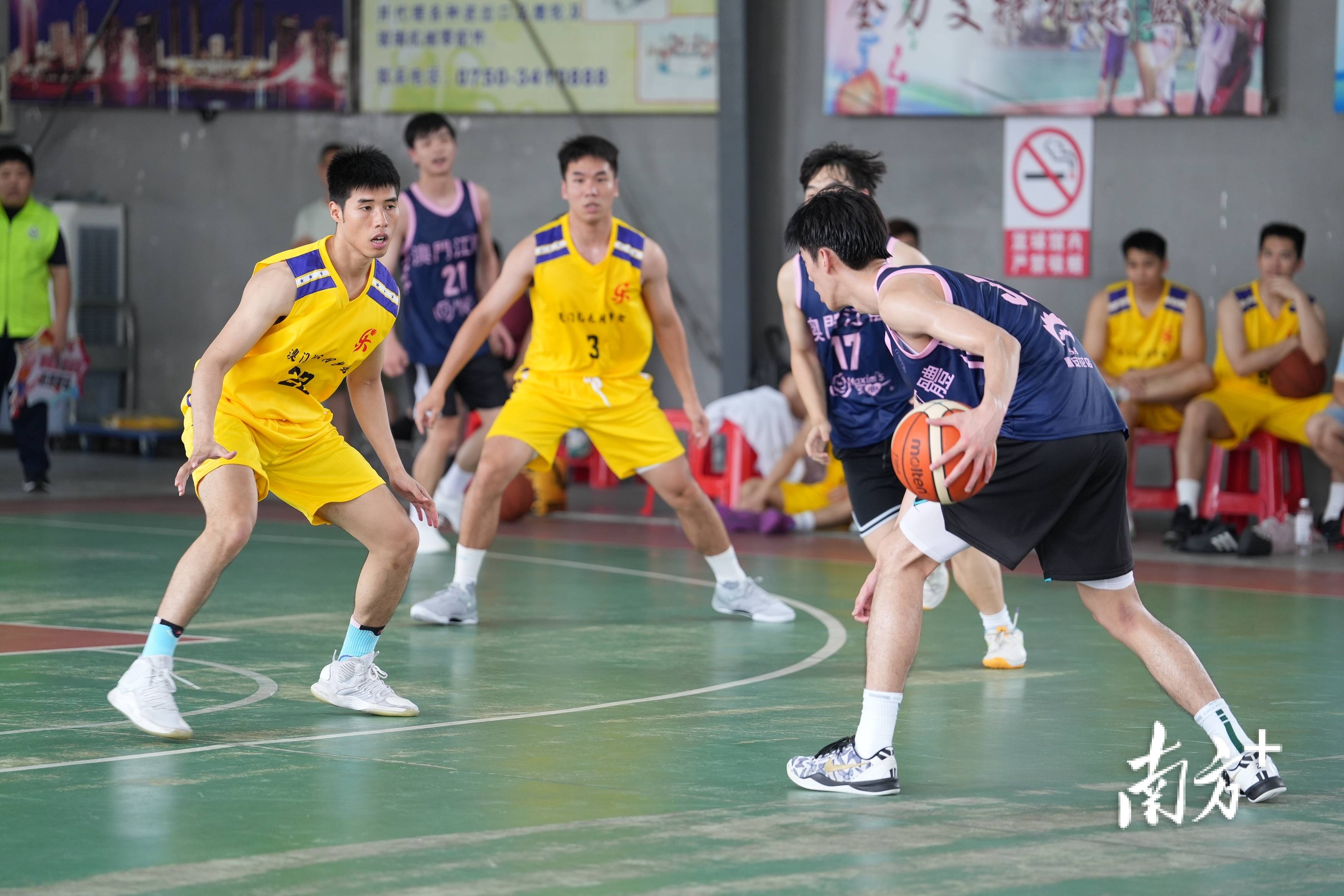 包含澳门赛事落幕，中国队蝉联篮球冠军的词条