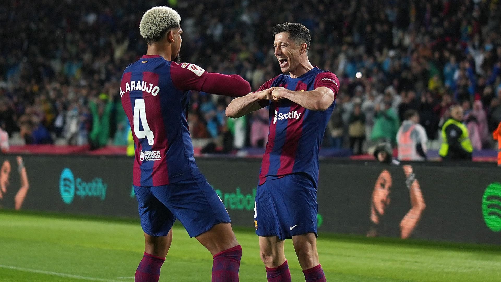 爱游戏登录-巴萨再度击败对手，梅西进球助球队胜出