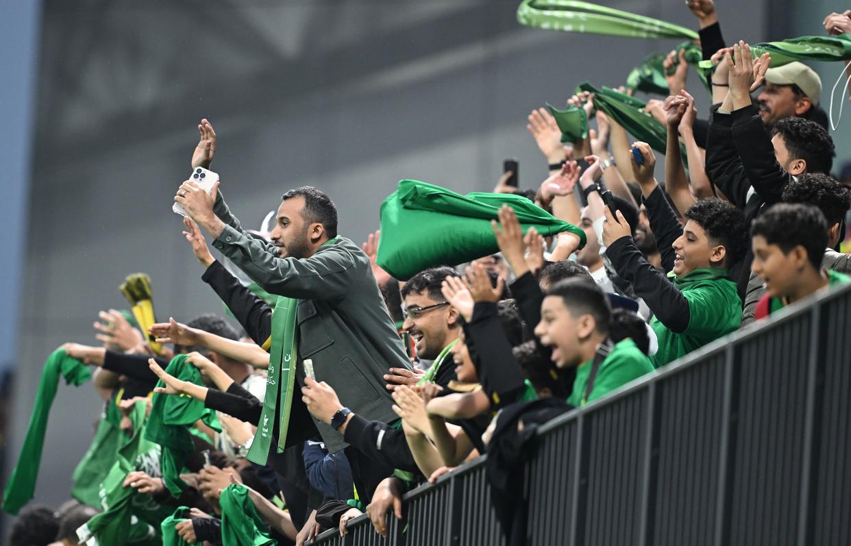 爱游戏登录-包含球艺高超：阿拉伯球队场上风采的词条