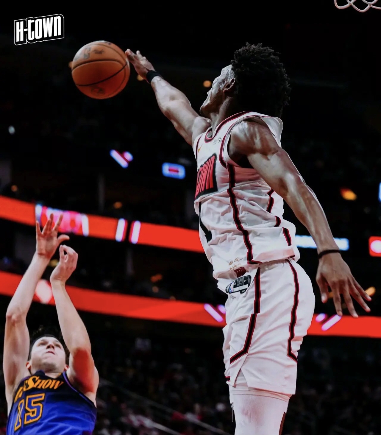 关于球队锋线犀利,攻守两端表现出色的信息 关于球队锋线犀利,攻守两端表现出色的信息