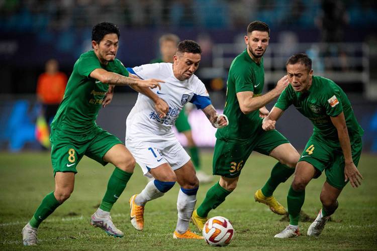 爱游戏官网-强强对话！亚冠比赛中两支豪门球队燃情对决的简单介绍